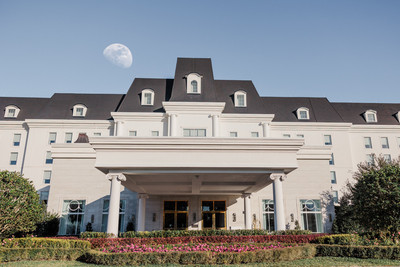 Rising Lotus Photography is a preferred vendor of World Equestrian Center