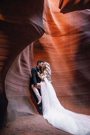 Adventure Elopement - Antelope Canyon, Arizona