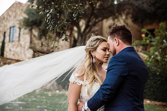 Bella Colina - Orlando top wedding photographer - veil