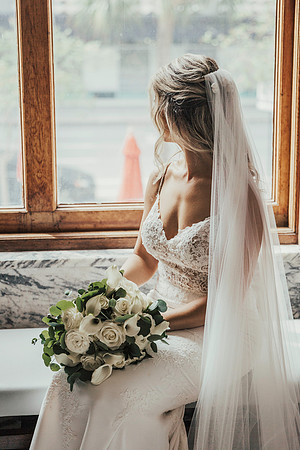 Downtown Tampa- Top Wedding Photographer- bride- Le Meridien steps